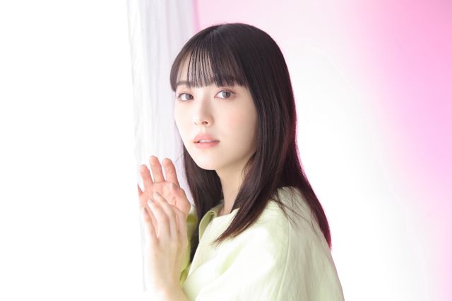 浜辺美波、春っぽい！朝ドラ「らんまん」撮り下ろしカット＜11枚＞（4枚目）