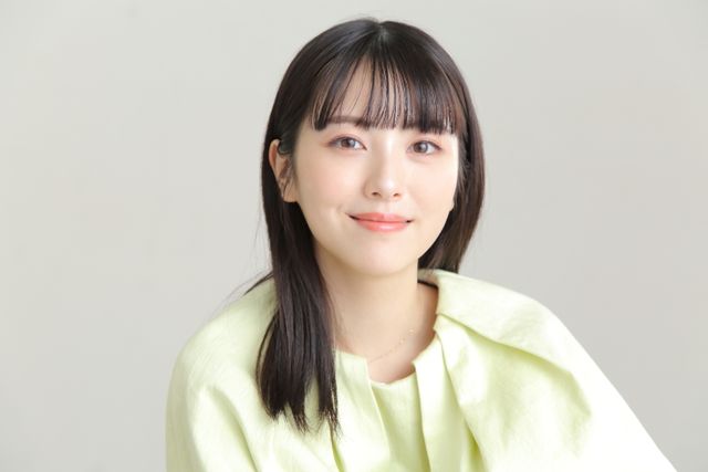 浜辺美波、春っぽい！朝ドラ「らんまん」撮り下ろしカット＜11枚＞（5枚目）