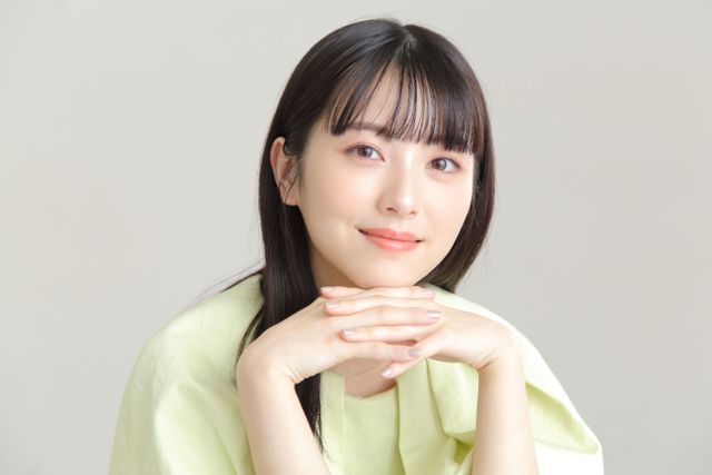 浜辺美波、春っぽい！朝ドラ「らんまん」撮り下ろしカット＜11枚＞（11枚目）