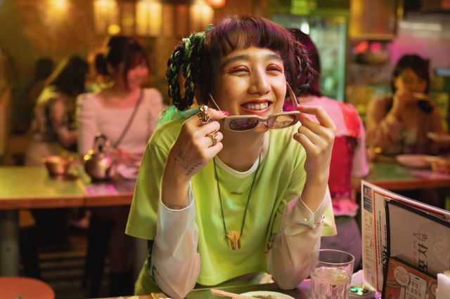 「ダウンタイム」劇中で美容整形するキャストたち＜メイキング＆場面写真8枚＞（6枚目）