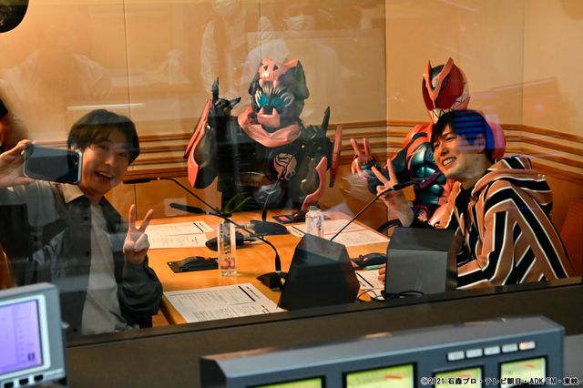 鈴村健一＆神谷浩史が「リバイス」出演！ラジレンジャーのパロディー披露（4枚目）