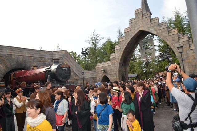 マルフォイ＆ルーナも来日！USJ「ハリポタ」オープン記念式典ギャラリー（27枚目）