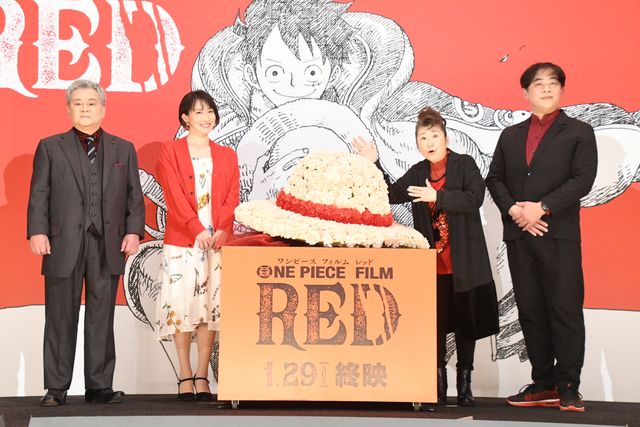 『ONE PIECE』ルフィ役・田中真弓が68歳に！麦わら帽子イメージの花束で祝福：フォトギャラリー