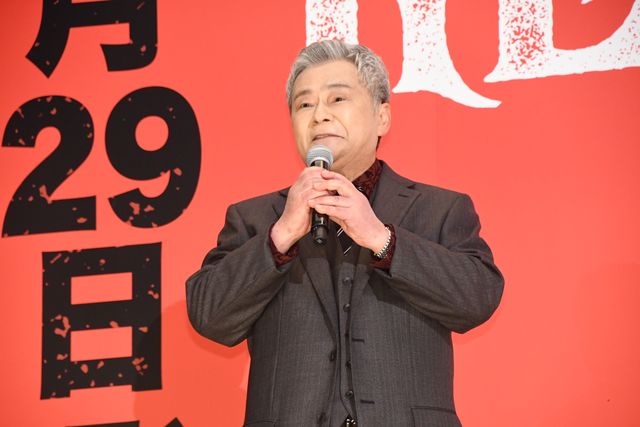 『ONE PIECE』ルフィ役・田中真弓が68歳に！麦わら帽子イメージの花束で祝福（4枚目）