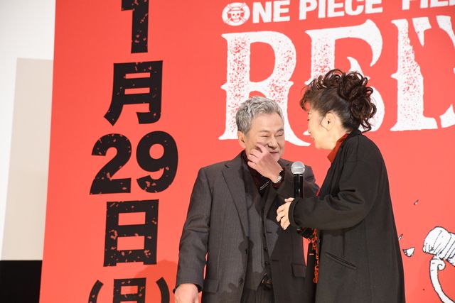 『ONE PIECE』ルフィ役・田中真弓が68歳に！麦わら帽子イメージの花束で祝福（6枚目）