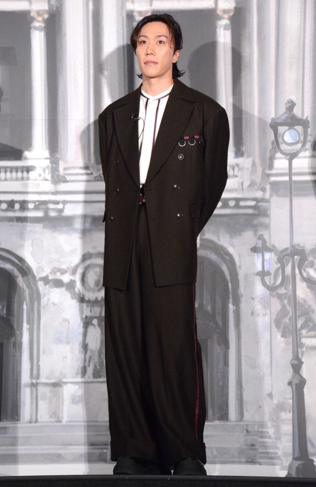 當真あみ＆嵐莉菜、まばゆい美しさ！早乙女太一、尾上松也、名塚佳織、谷口悟朗監督と『パリに咲くエトワール』完成披露（10枚目）