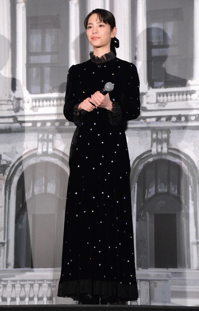 當真あみ＆嵐莉菜、まばゆい美しさ！早乙女太一、尾上松也、名塚佳織、谷口悟朗監督と『パリに咲くエトワール』完成披露（13枚目）