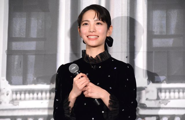 當真あみ＆嵐莉菜、まばゆい美しさ！早乙女太一、尾上松也、名塚佳織、谷口悟朗監督と『パリに咲くエトワール』完成披露（16枚目）