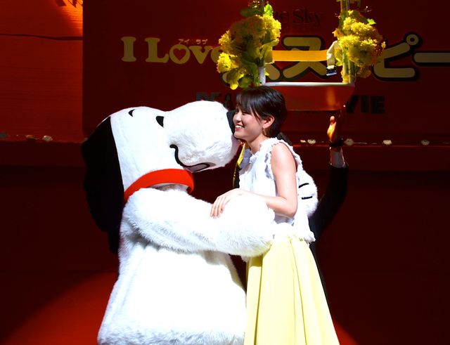 大好きなスヌーピーに笑顔のあっちゃん！フォトギャラリー（6枚目）