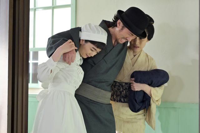 【画像9枚】朝ドラ「風、薫る」直美（上坂樹里）と小川（甲斐翔真）が中庭で…第69回場面写真（7枚目）