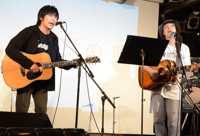 主題歌「いちごの唄」を峯田和伸とともに生演奏した古舘佑太郎