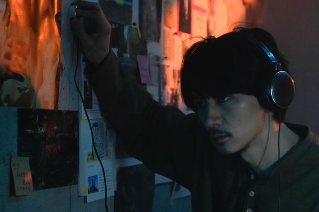 成宮寛貴、魅惑の殺人鬼が話題！ABEMAオリジナルドラマ「死ぬほど愛して」場面写真（2枚目）