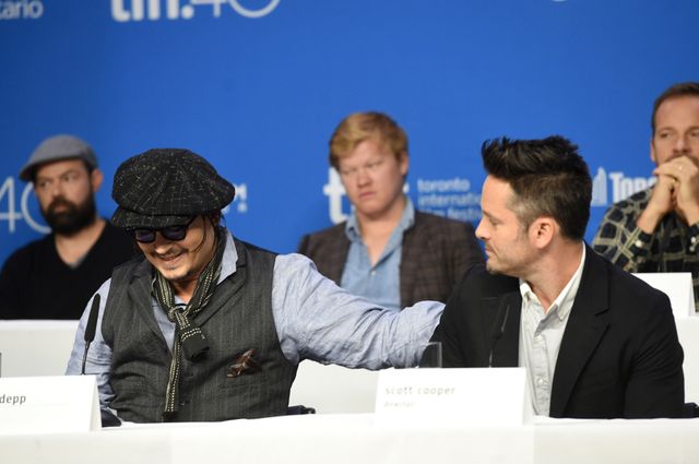 ジョニー・デップが赤シャツで登場！トロント映画祭フォトギャラリー（7枚目）