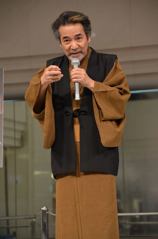 貞子、稲川淳二のヒゲにメロメロ？『死霊のはらわた』イベントフォトギャラリー：フォトギャラリー