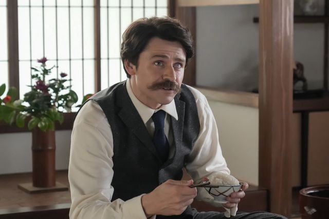 ヘブン（トミー・バストウ）の体調は…朝ドラ「ばけばけ」第10週「トオリ、スガリ。」第49回（4枚目）