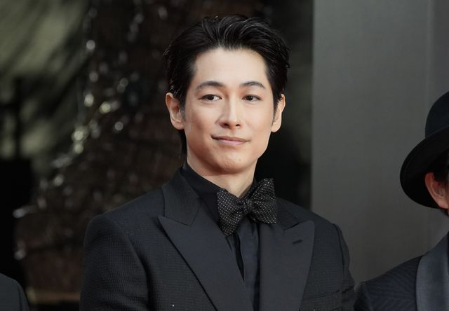 ディーン・フジオカ、全身黒でレッドカーペットに：フォトギャラリー