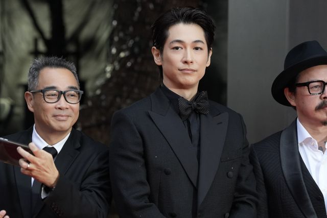 ディーン・フジオカ、全身黒でレッドカーペットに（2枚目）