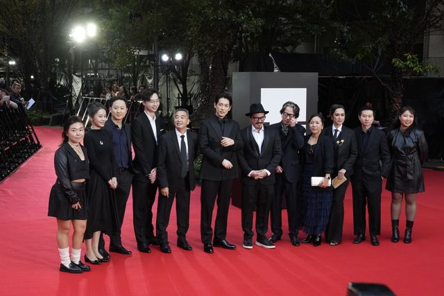 ディーン・フジオカ、全身黒でレッドカーペットに（4枚目）