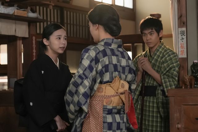 涙を浮かべて…「ブギウギ」第25回の場面写真（4枚目）