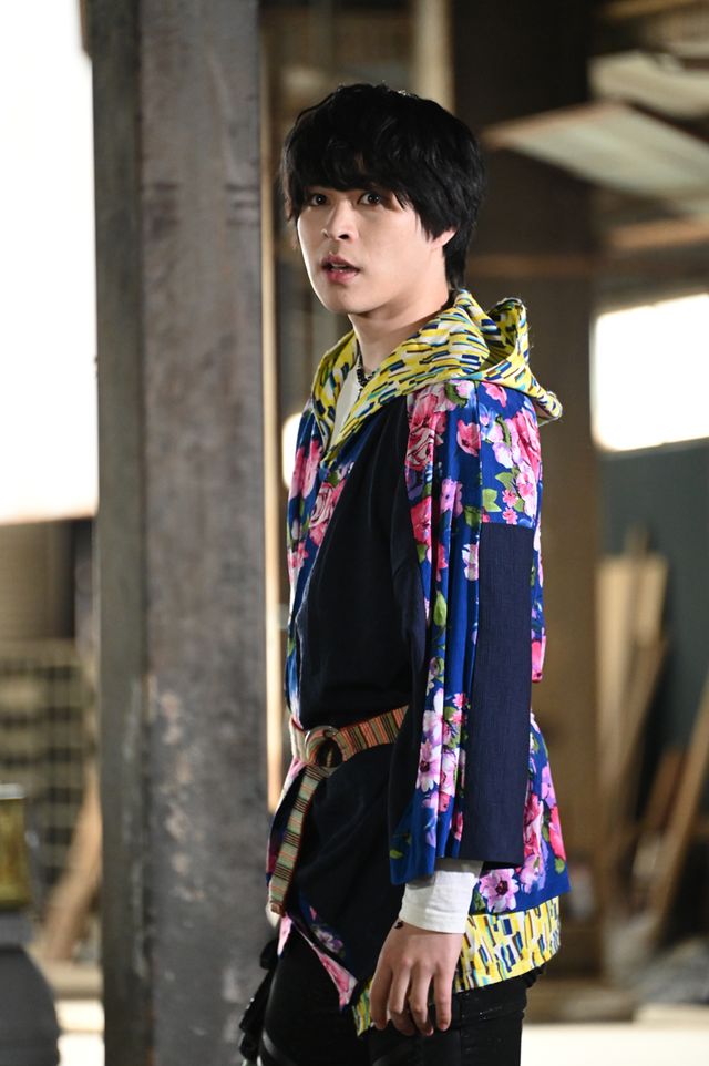 マコト兄ちゃん登場！「仮面ライダースペクター×ブレイズ」でカノンと兄妹変身（8枚目）