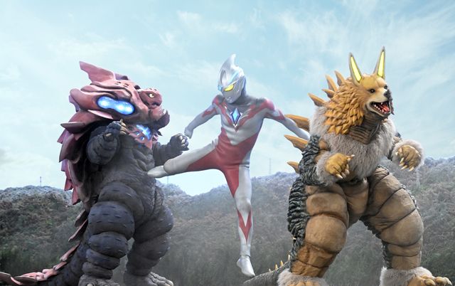 『ウルトラマンアーク THE MOVIE』新怪獣ドグルフ、シャゴンと共に登場！場面写真（全8枚）：フォトギャラリー