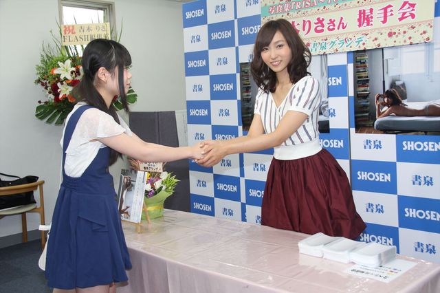 怒れる美女・吉木りさ、”怒”演技に苦労！　「普段は怒らないタイプ」　画像ギャラリー（6枚目）