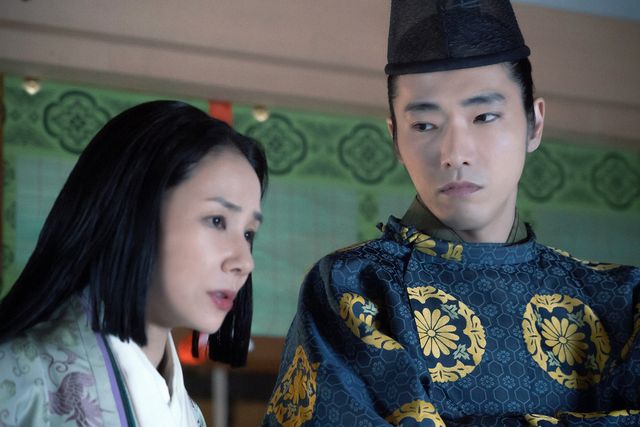 一条天皇（塩野瑛久）よりも四歳年長の三条天皇（木村達成）…「光る君へ」第23回「雪の舞うころ」（2枚目）