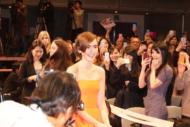 かわいすぎ！リリー・コリンズ来日フォトギャラリー（2枚目）