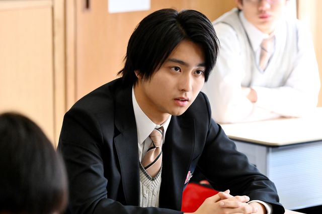 「御上先生」文科省への帰還命令…御上を救う方法は？第8話場面写真（12枚目）