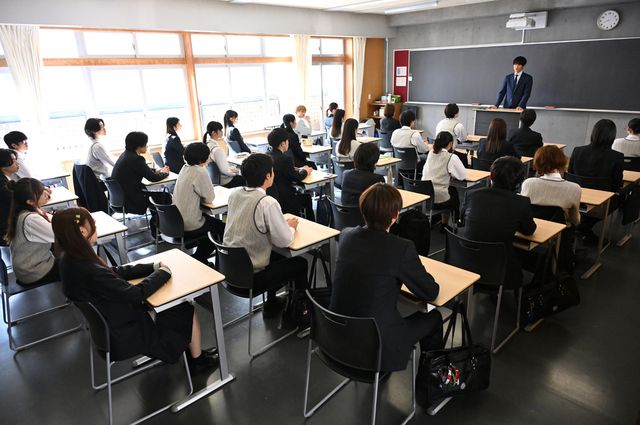 「御上先生」文科省への帰還命令…御上を救う方法は？第8話場面写真（23枚目）