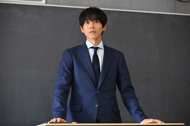 「御上先生」文科省への帰還命令…御上を救う方法は？第8話場面写真（25枚目）