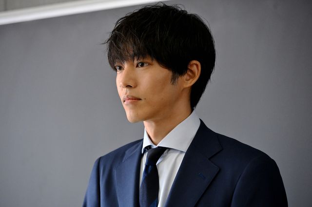 「御上先生」文科省への帰還命令…御上を救う方法は？第8話場面写真（27枚目）