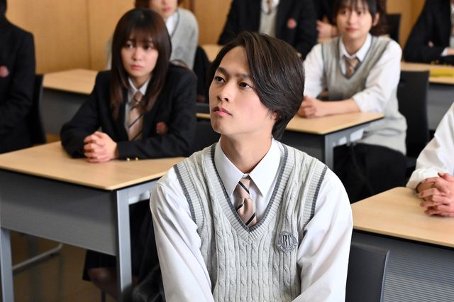 「御上先生」文科省への帰還命令…御上を救う方法は？第8話場面写真（30枚目）