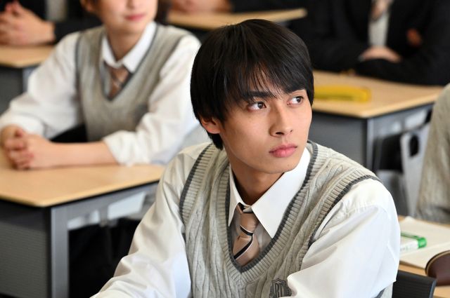 「御上先生」文科省への帰還命令…御上を救う方法は？第8話場面写真（34枚目）