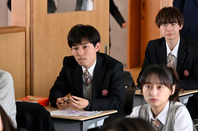 「御上先生」文科省への帰還命令…御上を救う方法は？第8話場面写真（39枚目）