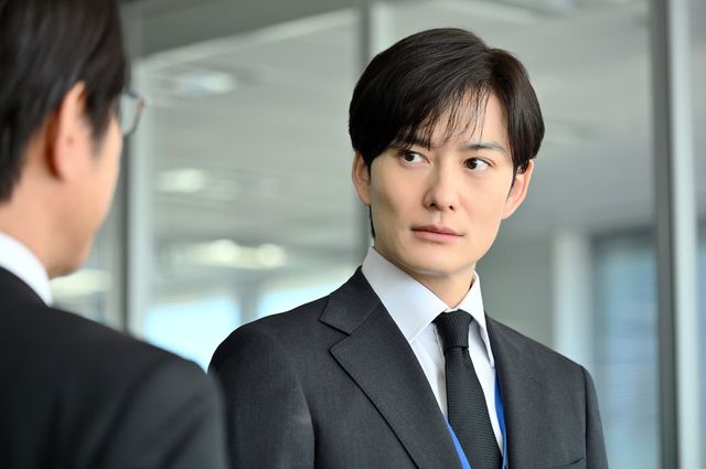 「御上先生」文科省への帰還命令…御上を救う方法は？第8話場面写真（48枚目）