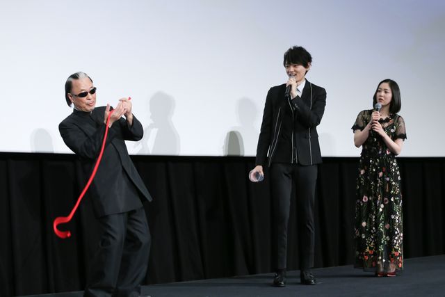 古川雄輝がハンドパワー注入！Mr.マリックとマジック生披露！（8枚目）