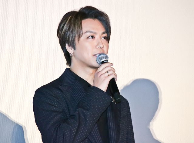 【12枚】EXILE・TAKAHIRO、松坂慶子を優しくエスコート！（2枚目）