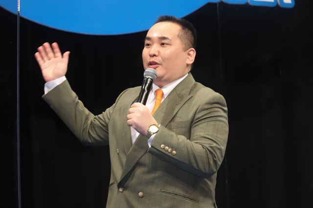 1年越しの公開！松岡茉優、ミルクボーイらドラえもんと対面に沸く（17枚目）