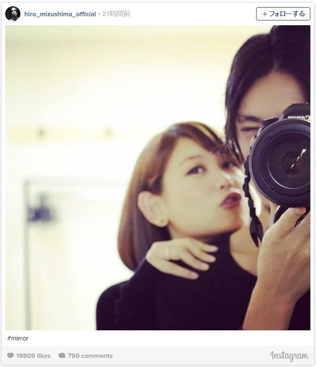 仲むつまじい写真は見ているだけで癒やされる※写真は水嶋ヒロ公式Instagramのスクリーンショット