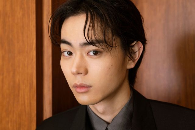 菅田将暉、魅力ダダ漏れ！『アルキメデスの大戦』インタビューカット＜全8枚＞（3枚目）