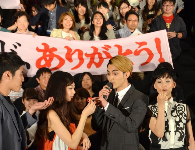 永瀬匡が初主演映画の初日舞台あいさつで食レポ！『ズタボロ』【フォトギャラリー】（6枚目）