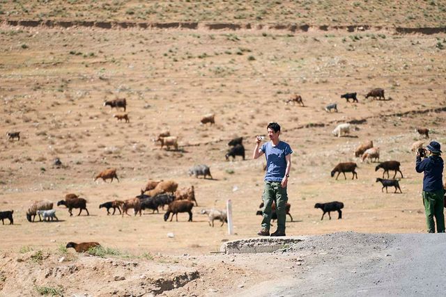 加瀬亮、ウズベキスタンへ！黒沢清監督『旅のおわり世界のはじまり』撮影現場（4枚目）