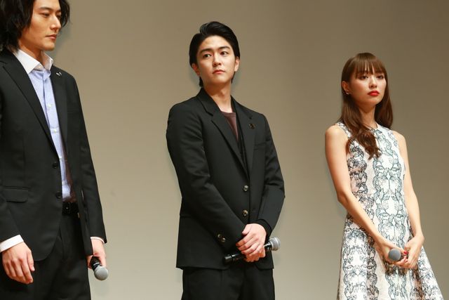 竹内涼真＆稲葉友、キスしちゃった！「ドライブサーガ　仮面ライダーマッハ／仮面ライダーハート」完成披露舞台あいさつフォトギャラリー（3枚目）