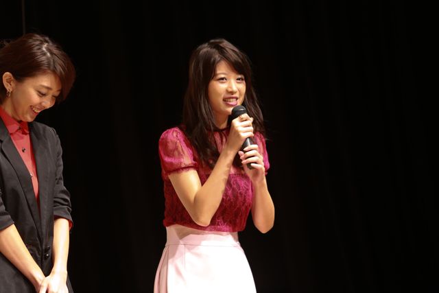 竹内涼真＆稲葉友、キスしちゃった！「ドライブサーガ　仮面ライダーマッハ／仮面ライダーハート」完成披露舞台あいさつフォトギャラリー（9枚目）