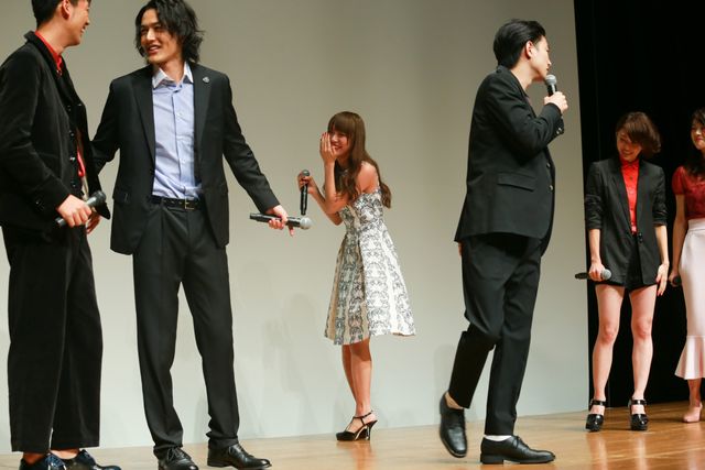 竹内涼真＆稲葉友、キスしちゃった！「ドライブサーガ　仮面ライダーマッハ／仮面ライダーハート」完成披露舞台あいさつフォトギャラリー（12枚目）