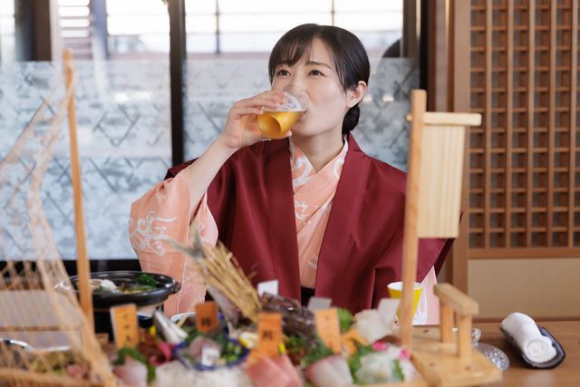 武田梨奈“ワカコ”の飲みっぷり！「ワカコ酒」season7より：フォトギャラリー