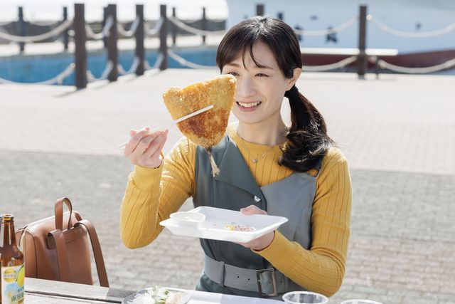 武田梨奈“ワカコ”の飲みっぷり！「ワカコ酒」season7より（2枚目）