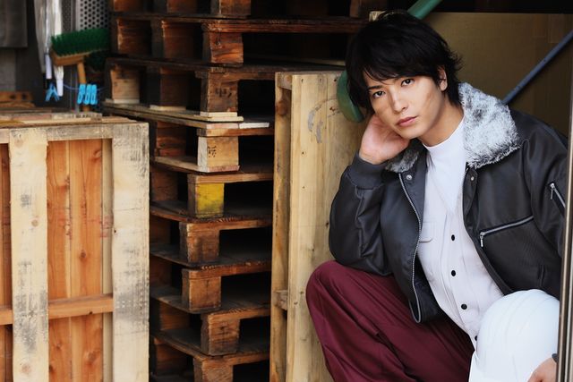 中村優一、衝撃カレンダーのサンプルカット＜4枚＞（2枚目）