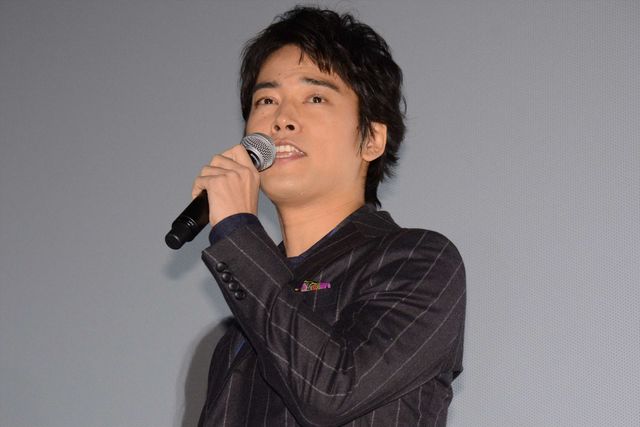 エア演奏しちゃう仲良しコンビ！菅田将暉＆桐谷健太『火花』大ヒット御礼舞台あいさつフォトギャラリー（16枚目）